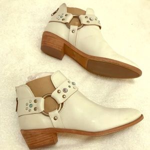 ✨FRYE BOOTS✨ Ray Stone Harness Zip SS19  7.5 💓